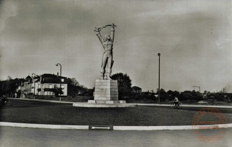 Thionville (Moselle) Statue de Merlin de Thionville.