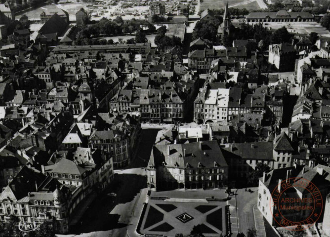 Thionville - Vue aérienne - Entrée de la Ville - Hôtel de Ville