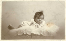 [Photographies de Mady Martha bébé, fille de Yvonne née Hourte et de Léon Martha]