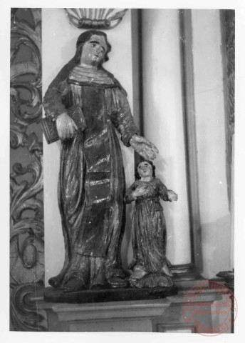 Statue de Sainte-Rose de Lima, placée à gauche de l'autel de la chapelle Saint-Luc (ou Saint-Fiacre), 54 Grand Rue à Dodenom (commune de Roussy-le-Village)