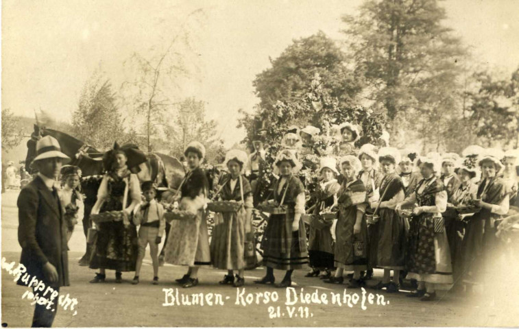 [Photographie de corso fleuri de Thionville en 21 mai 1911]