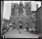 Lyon en mai 1903 - Cathédrale Saint-Jean-Baptiste depuis la rue de la Brèche