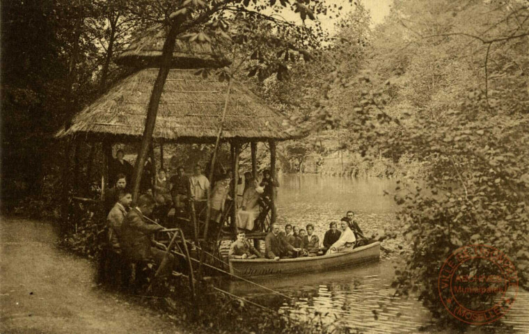 Petit Séminaire des Pères des Sacrés-Coeurs (Ecole Apostolique) Waudrez-les-Binche - L'étang - Au débarcadère