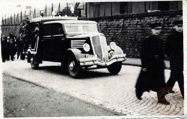 [Obsèques de Lucien JUNG, Maître-Pâtissier rue de Gaulle à Hayange, le 26 juin 1961]