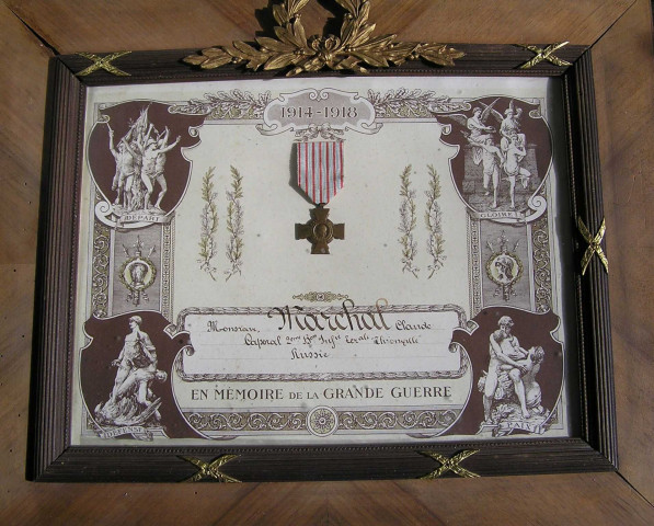 [Diplôme attribué dans les années 1930 à Monsieur Claude Marchal, caporal au 2e bataillon d'infanterie territoriale]