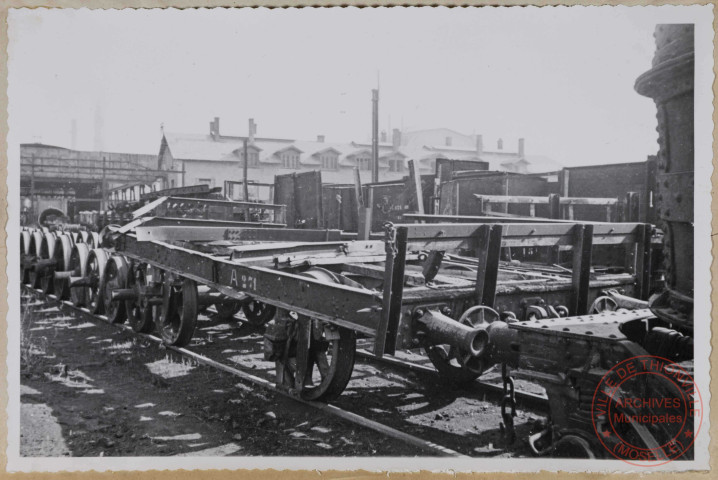 Wagon à décombres complètement inutilisable.