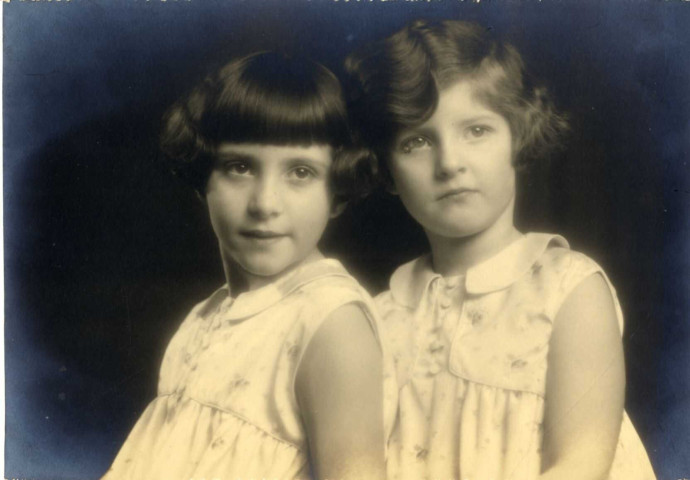 [Photographie de jeunes filles]