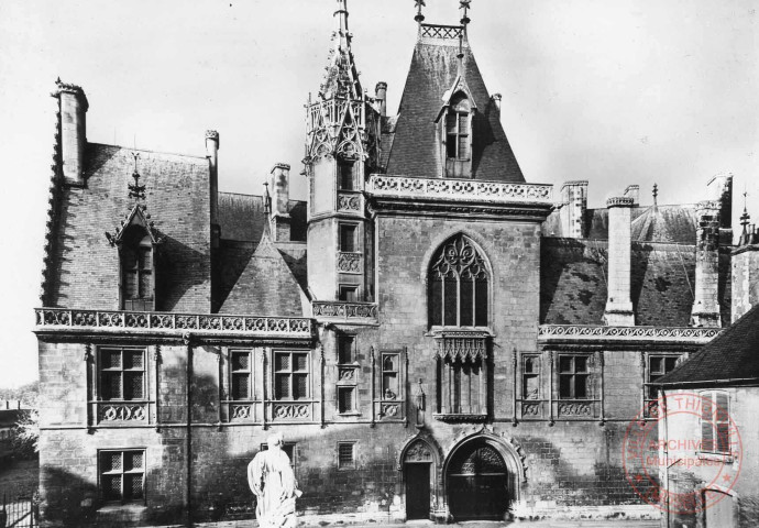 Bourges (Cher) - Hôtel Jacques Cœur (milieu du XVe s.) - Façade Principale