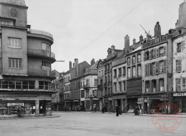 Guerre 1939-1945. La place du Marché côté rue de Paris