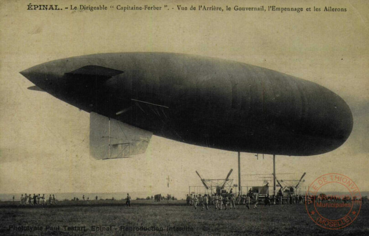 EPINAL.- Le Dirigeable 'Capitaine-Ferber'. - Vue de l'Arrière, le Gouvernail, l'Empennage et les Ailerons