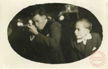 Portrait d'un homme et un garçon en costume