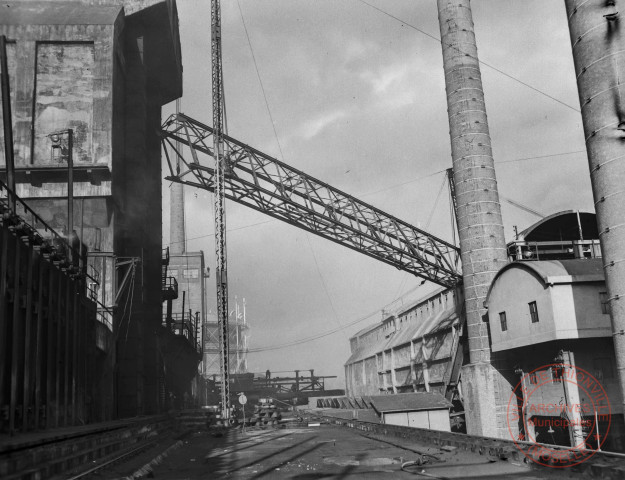 [L'usine de Thionville - Les hauts-fourneaux]