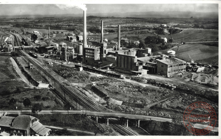 [Vue aérienne de la cimenterie d'Heming]