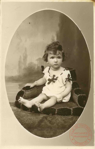 Portrait de Carmen Bretnacher en studio