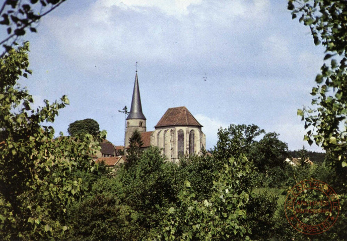 Eglise Zetting(Moselle),construite du IXe Siècle(Tour) jusqu'au XVe(Nef). Renferme une mise au tombeau du (XIVe).