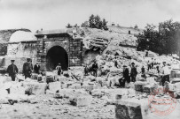 [Démolition de la porte de Metz, vue de l'extérieur (actuelle place de la République)]