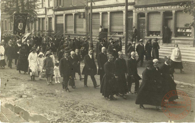 [Knutange - Procession en mai 1921]