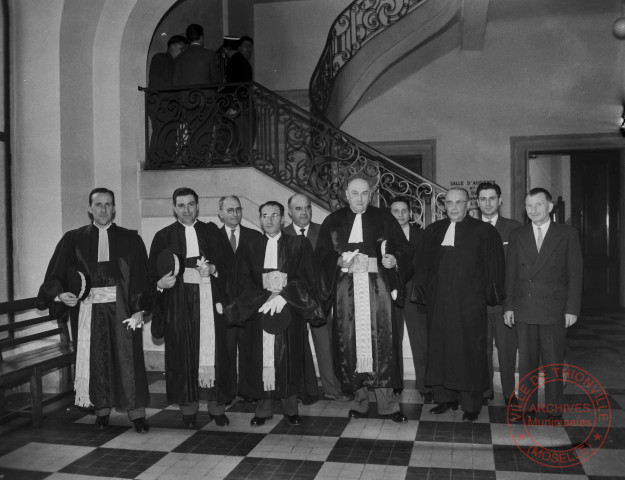 [Rentrée judiciaire au tribunal. Photo de groupe]