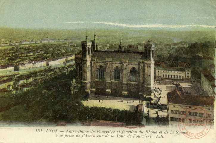 Lyon. Nôtre-Dame de la Fourvière et jonction du Rhône et de la Saône. Vue prise de l'Ascenseur de la Tour de Fourvière.