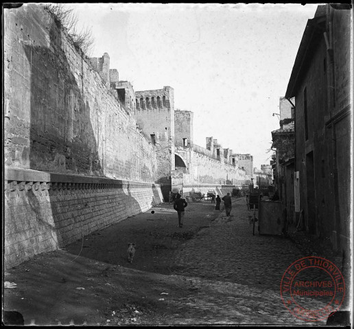 Avignon en novembre 1902 - Les remparts historiques