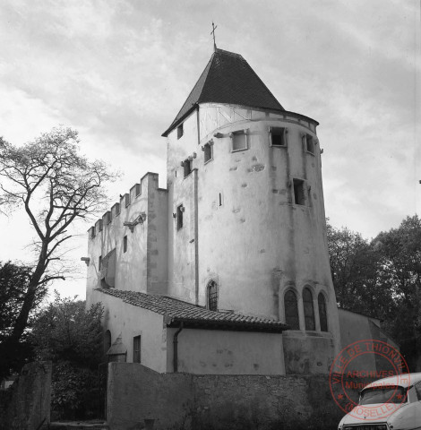 Église Saint-Quentin de Scy-Chazelles - A l'intérieur, le tombeau de Robert Schuman