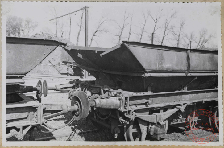 Schibine à minerai. Exemple de tôles corrodées par suite du manque d'entretien.