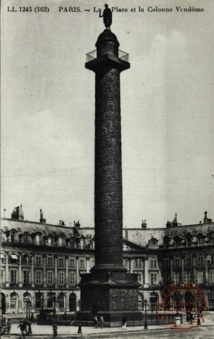 PARIS - La Place de la Colonne Vendôme