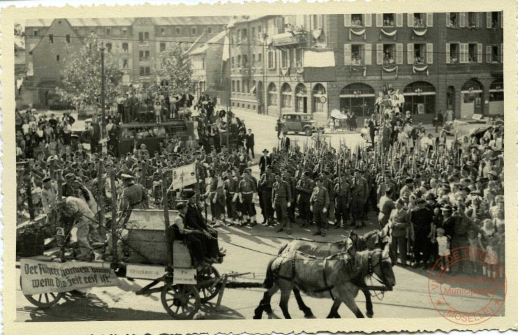 [Fêtes de la Libération de Colmar en 1946 - Défilés]