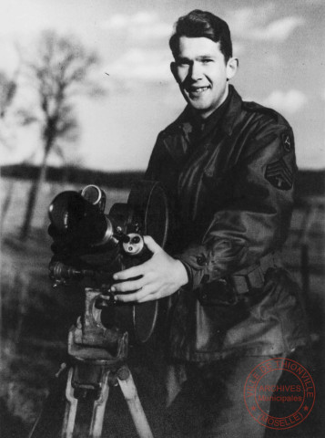 Portrait de Warren Rothenberger, photographe de l'armée américaine