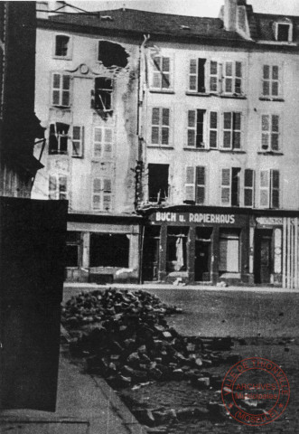 Vue de la place aux Bois, après les combats, novembre 1944