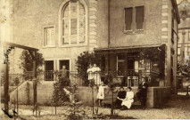 [Vue de la maison de Jean Hourte située 8 rue du Général de Castelnau, façade arrière dans les années 1900]