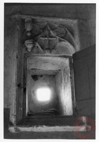 Eglise Saint-Martin de Cattenom. Armoire eucharistique de la fin du XVe placée dans l'ancien chœur au rez-de-chaussé de la tour-clocher