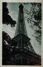 Les Jolis Coins De Paris - La Tour Eiffel à travers les arbres du Champ de Mars.