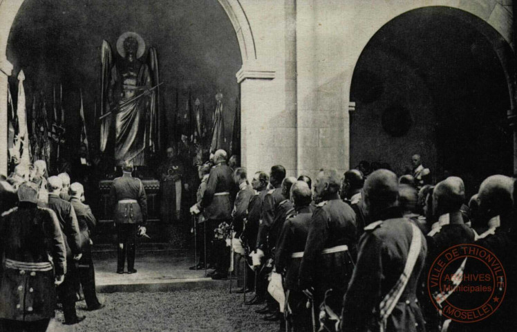 Während der Weihe in der Gedenkhalle zu Gravelotte am 11 Mai 1905