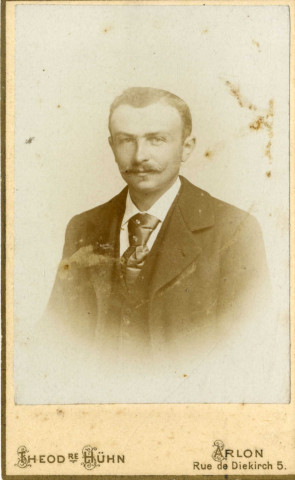 [Portrait de Numa Kieffer époux d'Adeline Reumont, dans les années 1890]