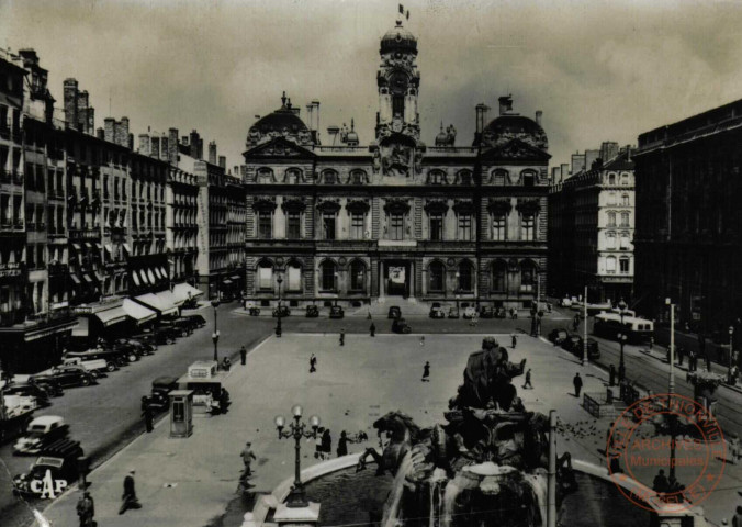 LYON - Place des Terreaux