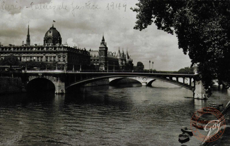 La Seine, Le Tribunal de Commerce et le Palais de Justice (Conciergerie).