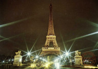 1490- Paris, La Nuit. La Tour Eiffel.