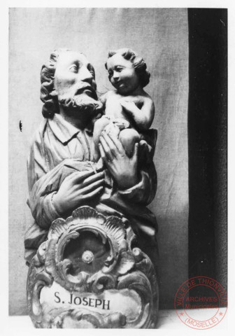 Buste-reliquaire de Saint-Joseph situé dans la crypte de l'église Saint-Denis de Roussy-le-Village