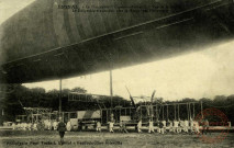 Epinal - Le Dirigeable 'Capitaine FERBER' - Vue de la Nacelle - Le Dirigeable est conduit vers le Hangar par l'Infanterie