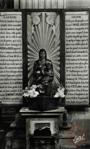 BOULOGNE-SUR-MER - Statue de Notre-Dame de Boulogne et fragment de la main de l'ancienne Statue miraculeuse.