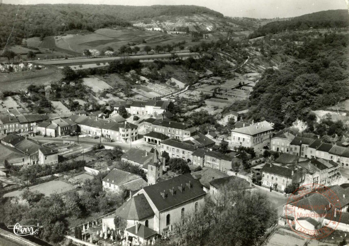 Kedange(Moselle)-Vue aérienne-L'Eglise -La Mairie.