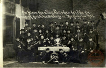 So feiern die alten knochen der 5/135 die Sprengung der letzten 300 Tage in Diedenhofen. 1912. - Der Kleinste Soldat - Hünsffer Concert E. - Nach der Heimal