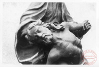Statue de la Vierge de Pitié située à l'église paroissiale Saint-Rémy de Puttelange-lès-Thionville. Détails sur le Christ