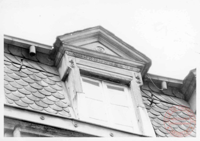 5 rue du Luxembourg, mansarde néo-classique à fronton - Thionville