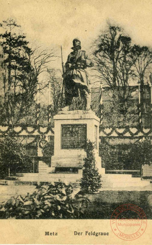 Metz - Statue du Feldgraue