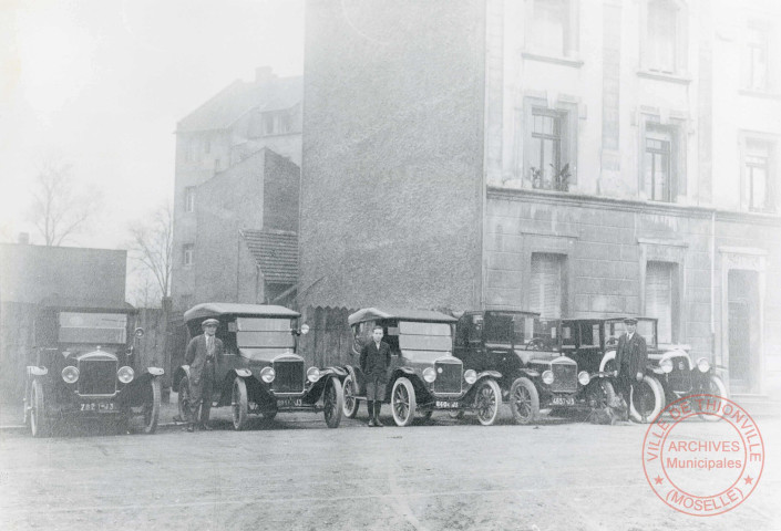 Compagnie de Taxis Thionvillois, vers 1925, photo prise au 14 rue du Moulin.