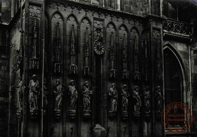 La Cathédrale : Les Apôtres