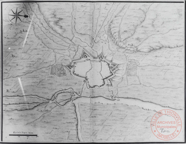 Recueil de plans des places du Roy dans la Flandre -Toul