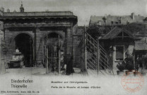 Diedenhofen - Moselthor und Oktroigebäude / Thionville - Porte de la Moselle et bureau d'Octroi - Thionville en 1902